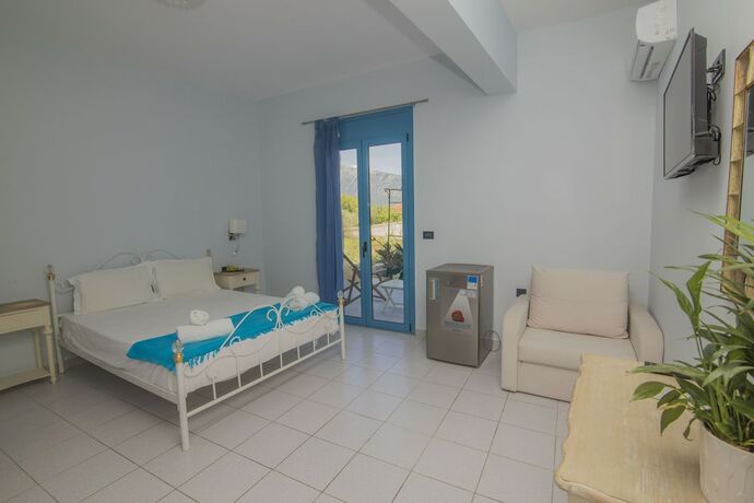 Imagen general del Hotel Akrotiri, Apollonioi. Foto 14
