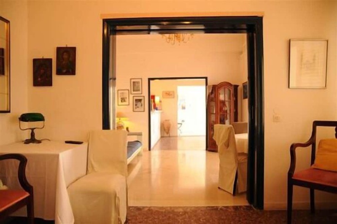 Imagen de los interiores del Hotel Akrotiri, Chania. Foto 19