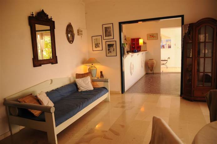 Imagen de los interiores del Hotel Akrotiri, Chania. Foto 20