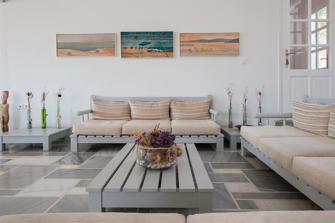 Imagen de los interiores del Hotel Akrotiri, Paros Ciudad. Foto 9