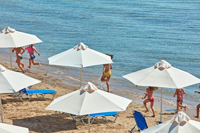Imagen de los exteriores del Hotel Aks Hinitsa Bay. Foto 10