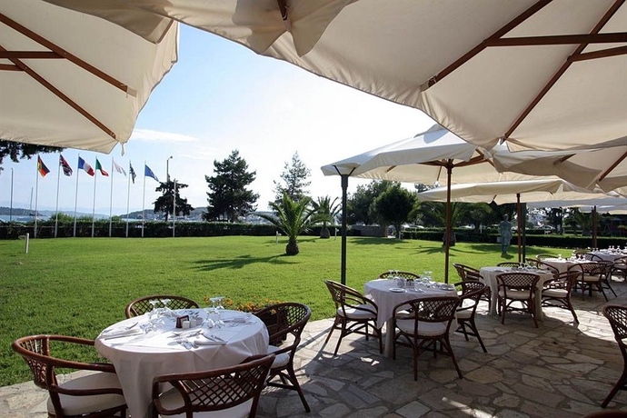 Imagen del bar/restaurante del Hotel Aks Porto Heli. Foto 4