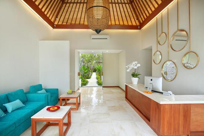 Imagen de los interiores del Hotel Aksari Villa Seminyak. Foto 18