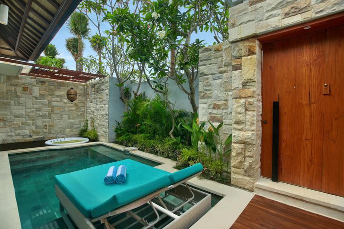 Imagen de la piscina del Hotel Aksari Villa Seminyak. Foto 20