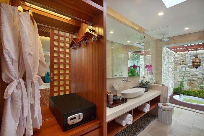 Imagen de la habitación del Hotel Aksari Villa Seminyak. Foto 8