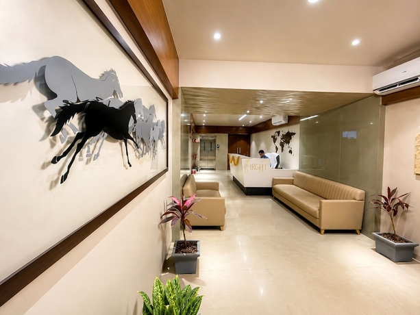 Imagen de los interiores del Hotel Akshar Imperial Morbi. Foto 16