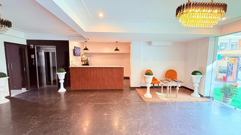 Imagen de los interiores del Hotel Akshay Corporate. Foto 15