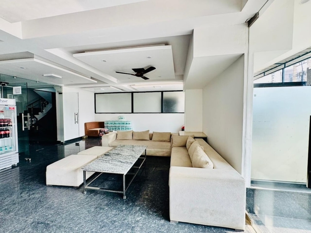 Imagen de los interiores del Hotel Akshay Premium Suites. Foto 14