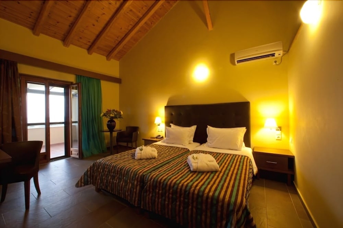 Imagen de la habitación del Hotel Aktaion Resort. Foto 2