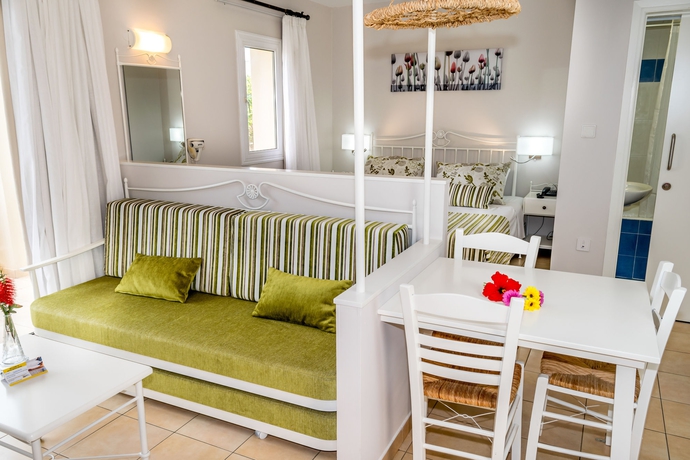 Imagen de los interiores del Hotel Aktea Beach Village. Foto 4