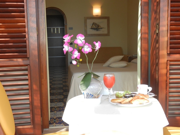 Imagen de la habitación del Hotel Aktea. Foto 4