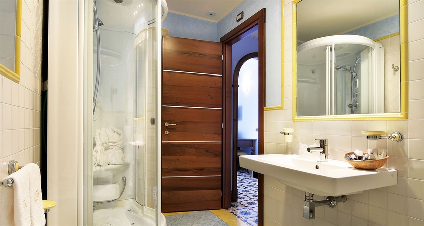 Imagen de la habitación del Hotel Aktea. Foto 8