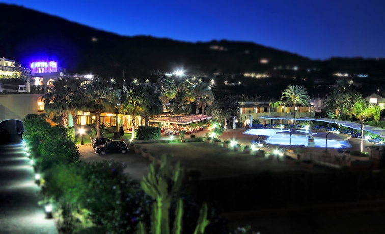 Imagen de los exteriores del Hotel Aktea. Foto 14