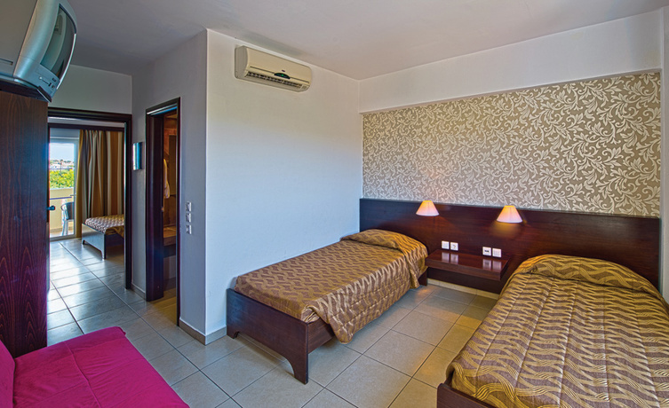 Imagen de la habitación del Hotel Akti Beach Club. Foto 7