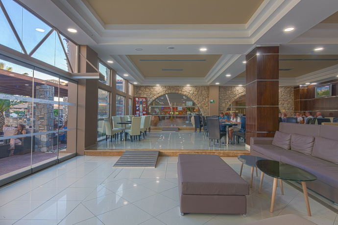 Imagen de los interiores del Hotel Akti Beach Club. Foto 12