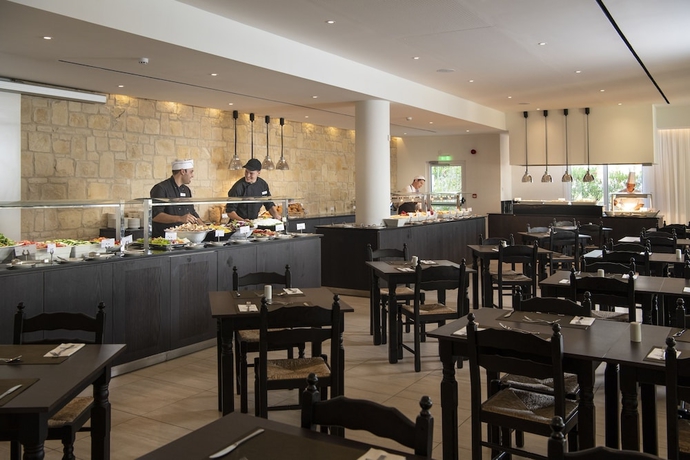 Imagen de los interiores del Hotel Akti Beach Village Resort. Foto 12