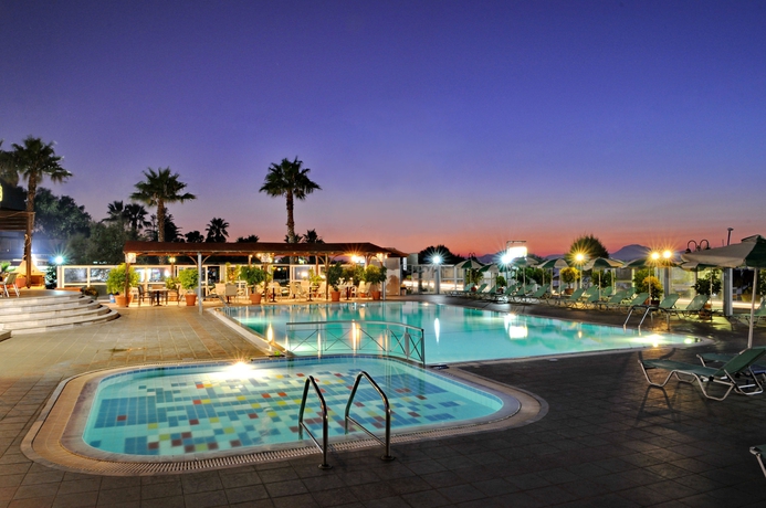 Imagen de la piscina del Hotel Akti Dimis. Foto 10