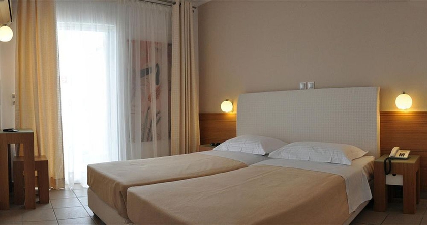 Imagen de la habitación del Hotel Akti. Foto 8