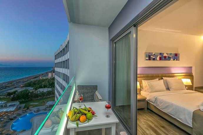 Imagen de la habitación del Hotel Akti Imperial Deluxe Resort and Spa Dolce By Wyndham - All Inclusive. Foto 7