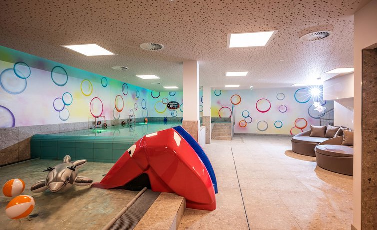 Imagen de la piscina del Hotel Aktiv- And Wellnesshotel Bergfried. Foto 20