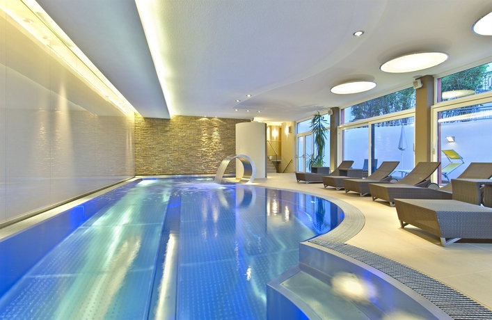 Imagen de la piscina del Hotel Aktiv Schweizerhof - Kitzb&uuml;hel. Foto 12