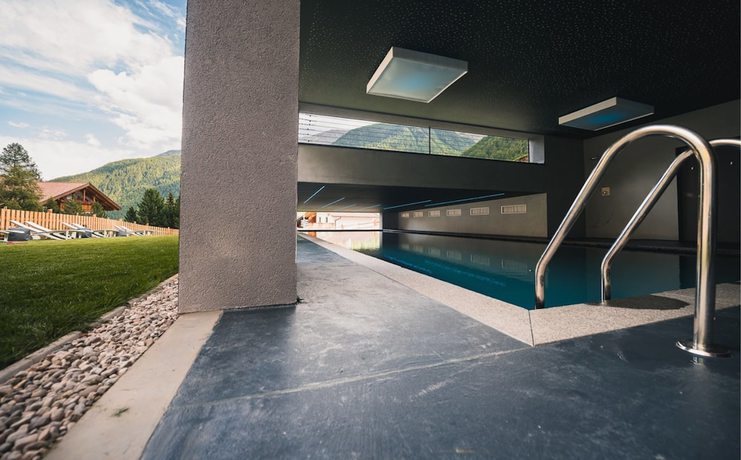 Imagen de la piscina del Hotel Aktiv and Familienhotel Adlernest. Foto 20