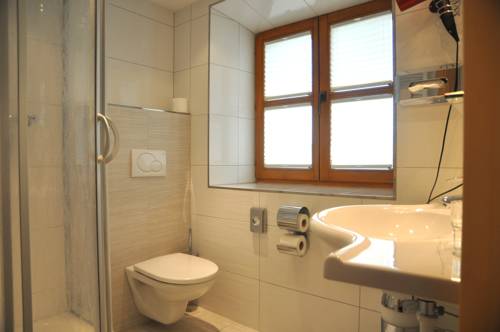 Imagen de la habitación del Hotel Aktiv-hotel Traube. Foto 7