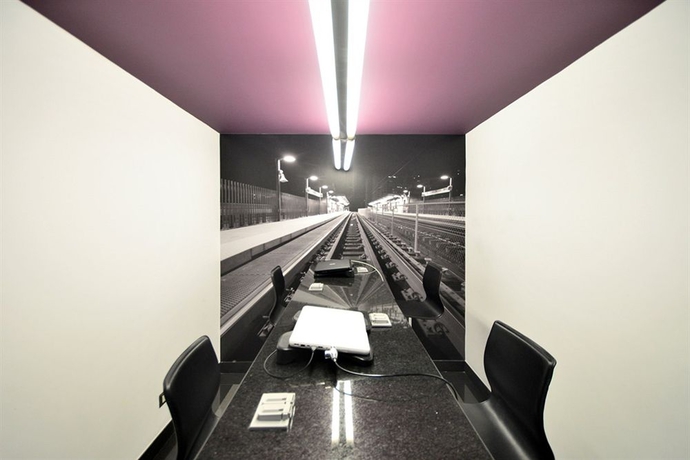 Imagen de los interiores del Hotel Aku Hotels. Foto 16