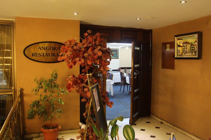 Imagen del bar/restaurante del Hotel Akyuz, Ankara. Foto 2