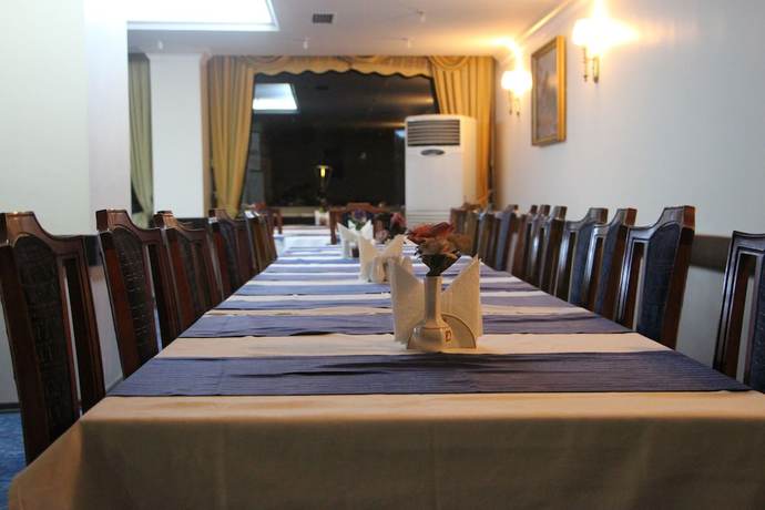 Imagen del bar/restaurante del Hotel Akyuz, Ankara. Foto 4
