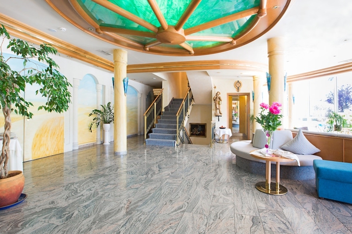 Imagen del bar/restaurante del Hotel Akzent Restaurant Altdorfer Hof. Foto 2