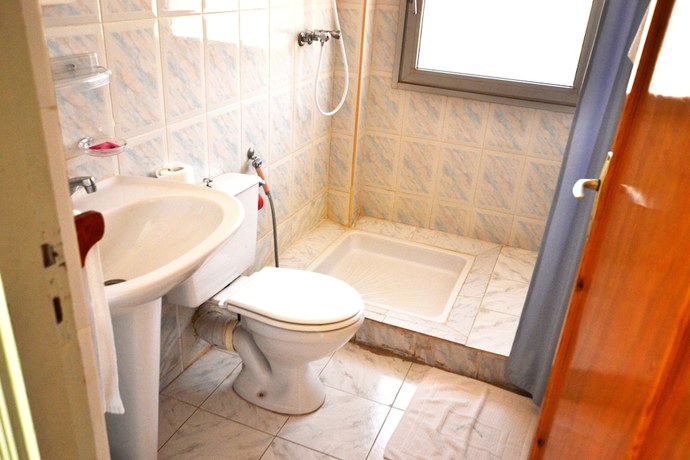 Imagen de la habitación del Hotel Al Adarissa. Foto 6