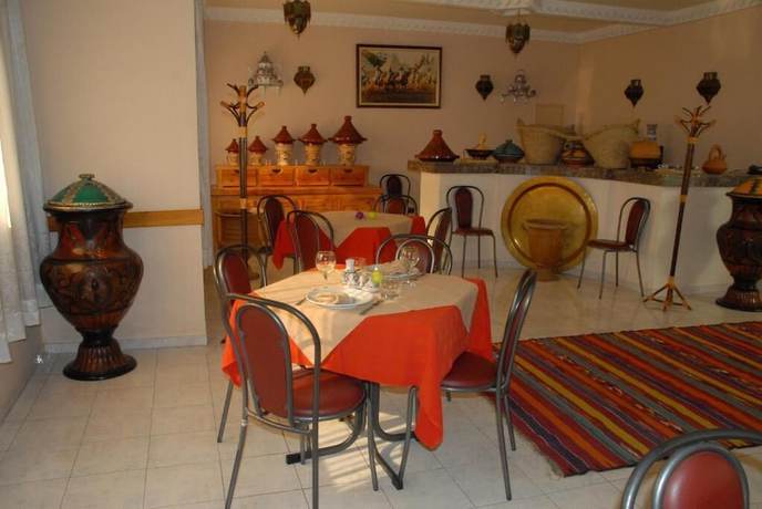 Imagen del bar/restaurante del Hotel Al Adarissa. Foto 4