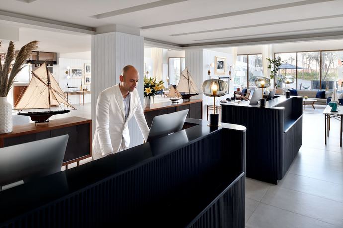 Imagen de los interiores del Hotel Al Alamein. Foto 19