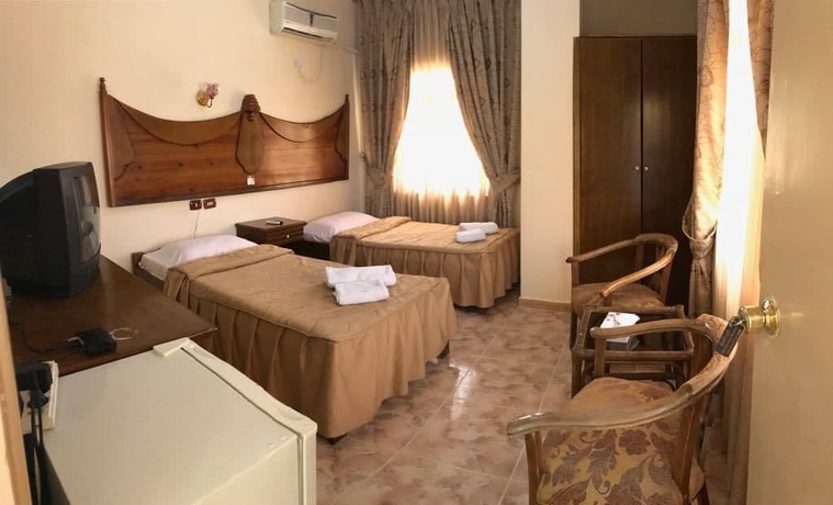 Imagen de la habitación del Hotel Al Anbat Midtown. Foto 7
