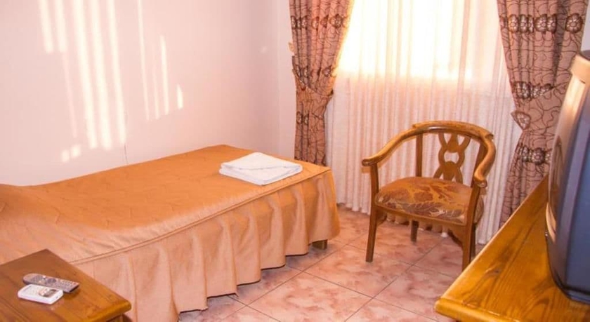 Imagen de la habitación del Hotel Al Anbat Midtown. Foto 12