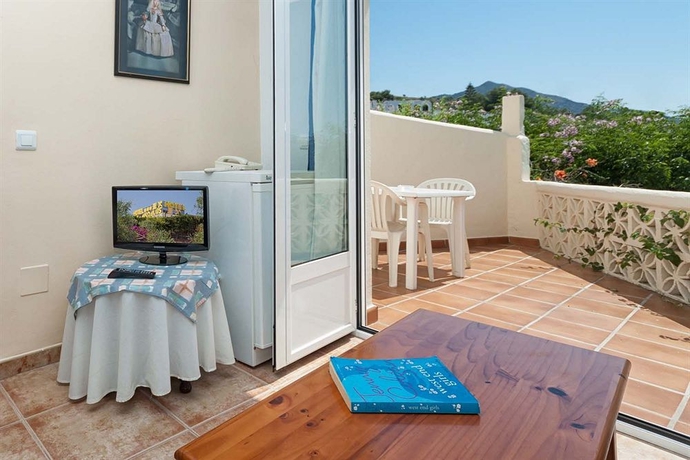 Imagen de la habitación del Hotel Al Andalus, Nerja. Foto 10