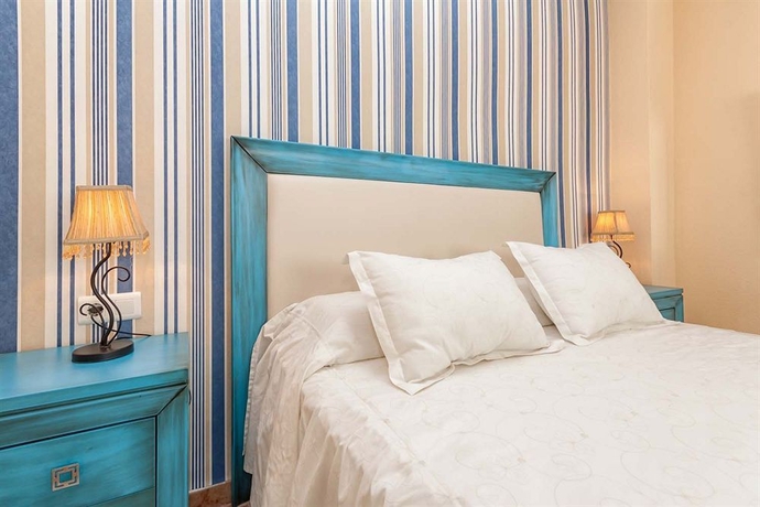 Imagen de la habitación del Hotel Al Andalus, Nerja. Foto 12