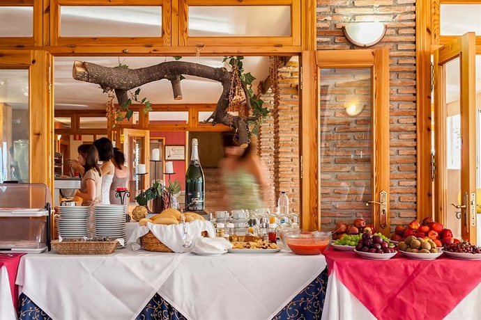 Imagen del bar/restaurante del Hotel Al Andalus, Nerja. Foto 7