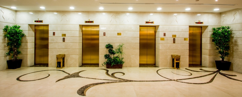 Imagen de los interiores del Hotel Al Aqeeq Madinah. Foto 10