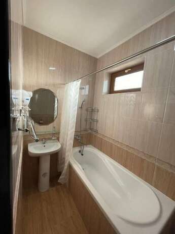 Imagen de la habitación del Hotel Al Arda Avenue. Foto 17