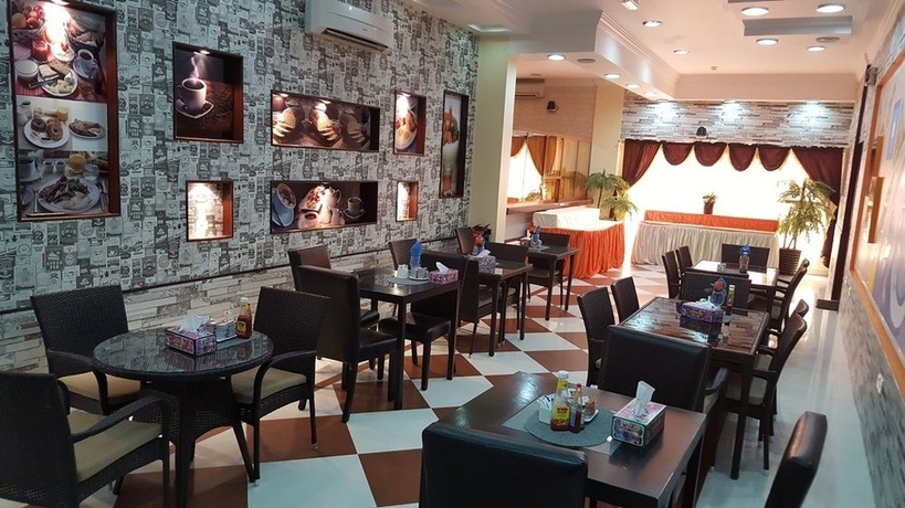 Imagen del bar/restaurante del Hotel Al Ayjah Plaza. Foto 4