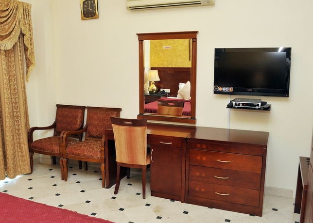 Imagen de la habitación del Hotel Al Bahjah. Foto 4