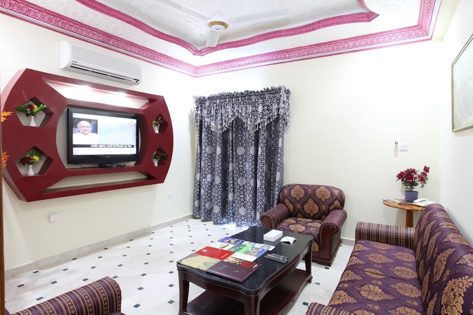 Imagen de la habitación del Hotel Al Bahjah. Foto 6