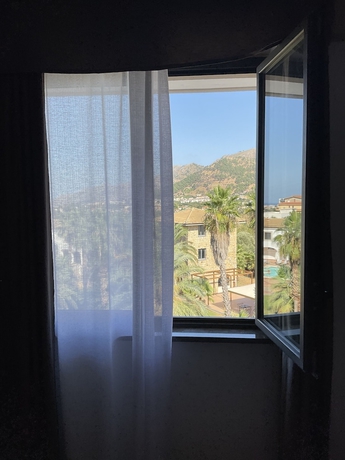 Imagen de la habitación del Hotel Al Balhara Resort and Spa. Foto 8