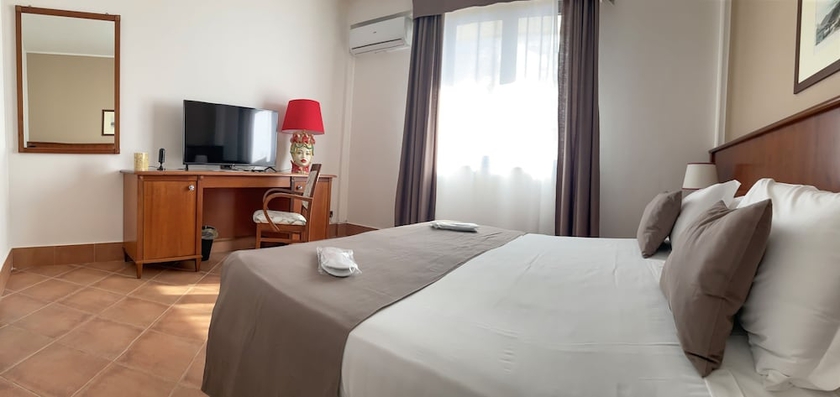 Imagen de la habitación del Hotel Al Balhara Resort and Spa. Foto 14