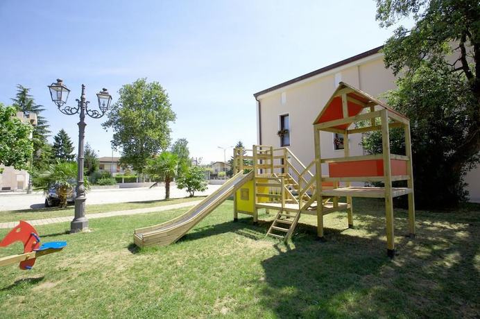Imagen de los exteriores del Hotel Al Barco. Foto 11