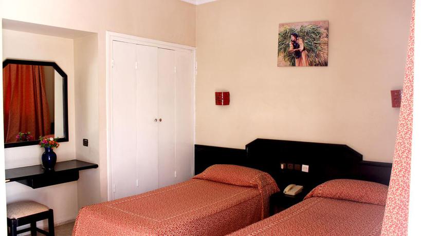 Imagen de la habitación del Hotel Al Bassatine. Foto 4