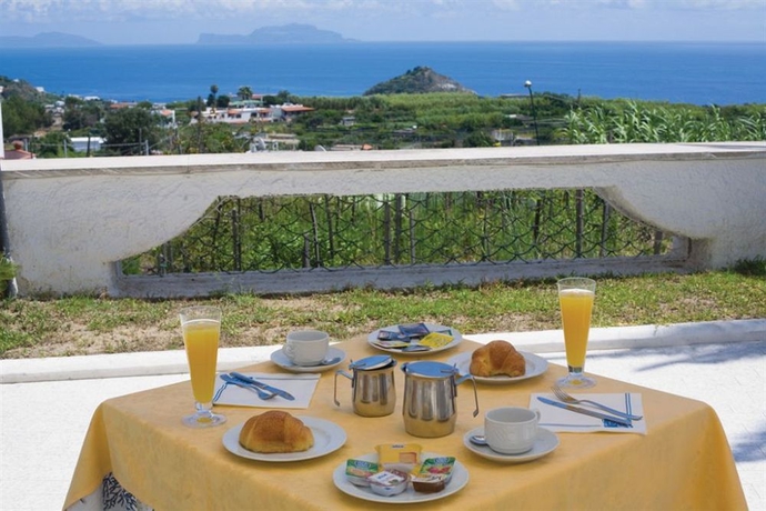 Imagen del bar/restaurante del Hotel Al Bosco. Foto 7