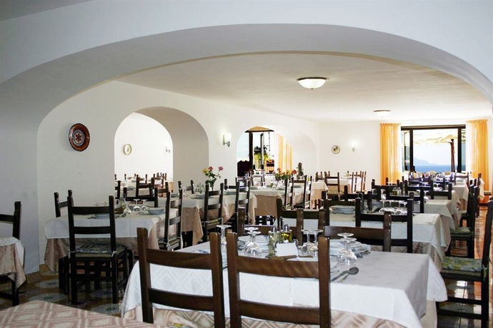 Imagen del bar/restaurante del Hotel Al Bosco. Foto 9